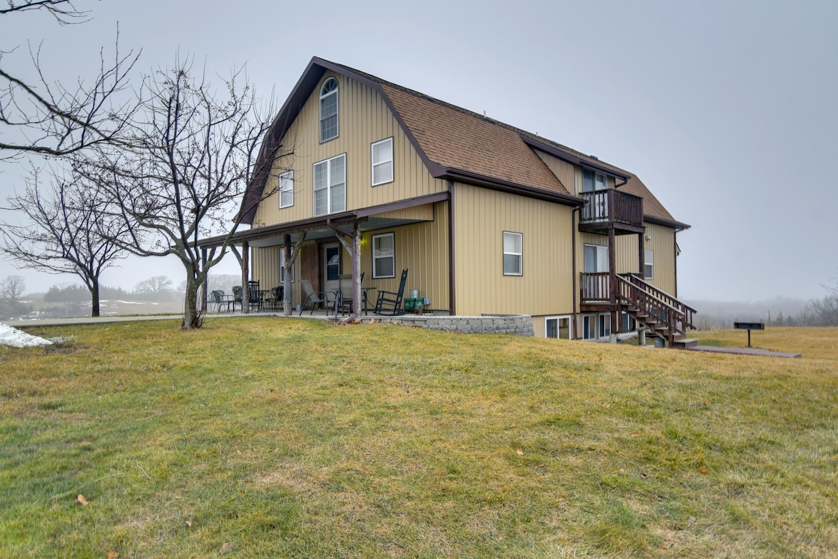 'The Barn' Secluded Home 7 Mi to Afton Lake!