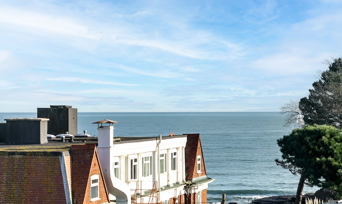 The Sea View Suite at Corbyn Head Apartments