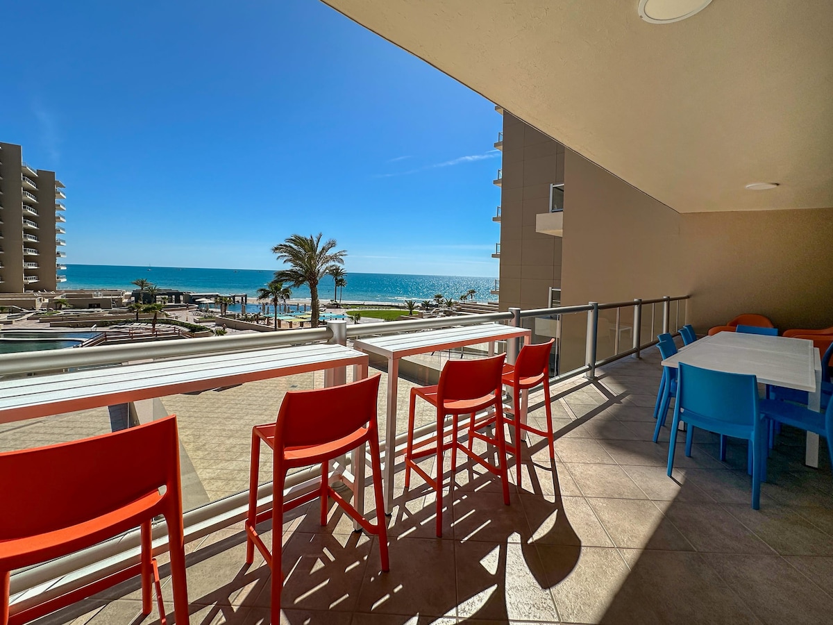 Luxury Ocean View Condo w/ Huge Deck