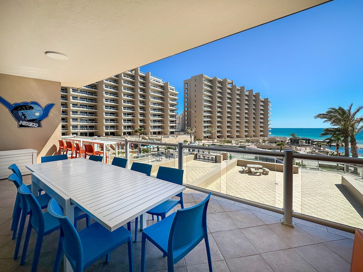 Luxury Ocean View Condo w/ Huge Deck