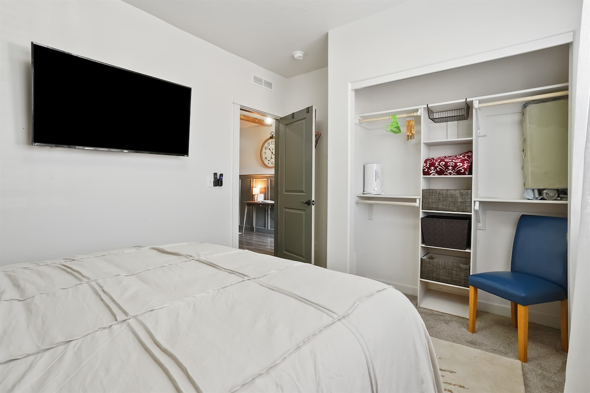 Casa Grande Retreat! 5 bedrooms+HotTub+COI+Rodeo