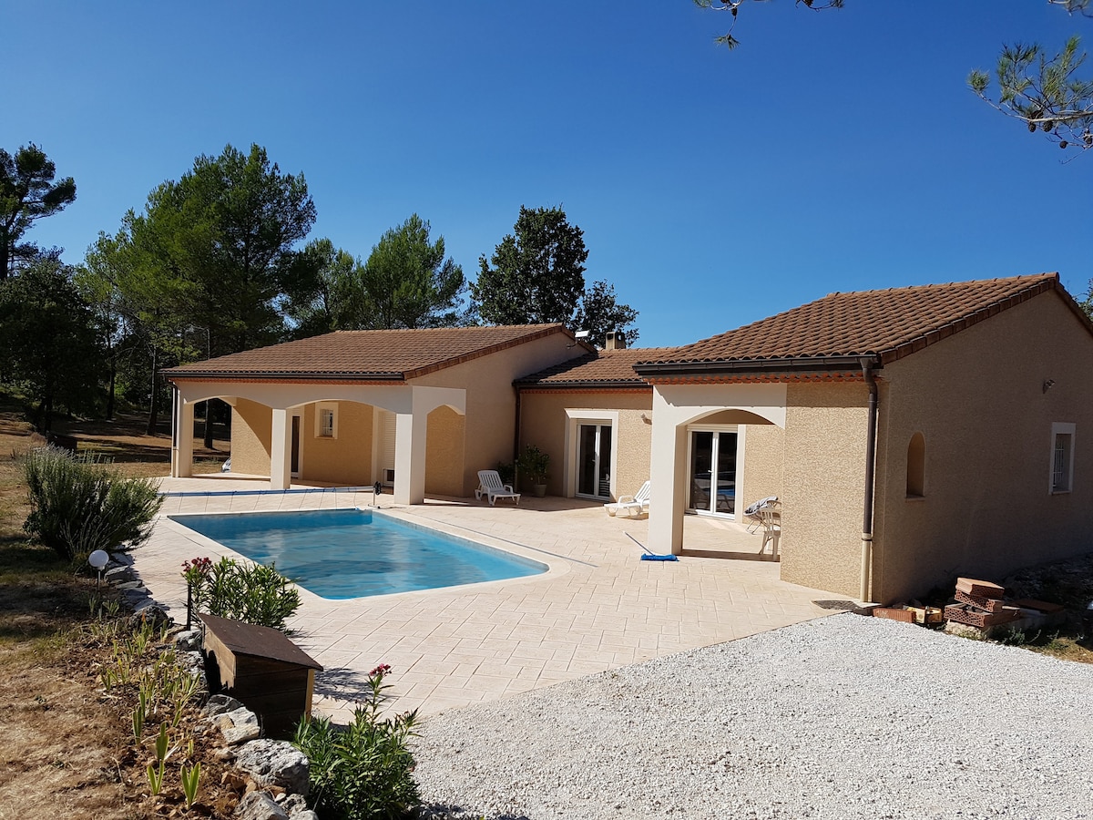 Entre Pins et Soleil - Maison avec piscine privée