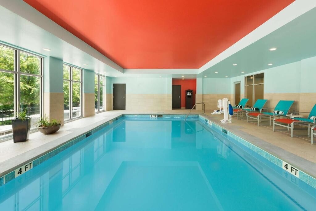 Pet-Friendly Atlanta Suites with Pool & Gym Access