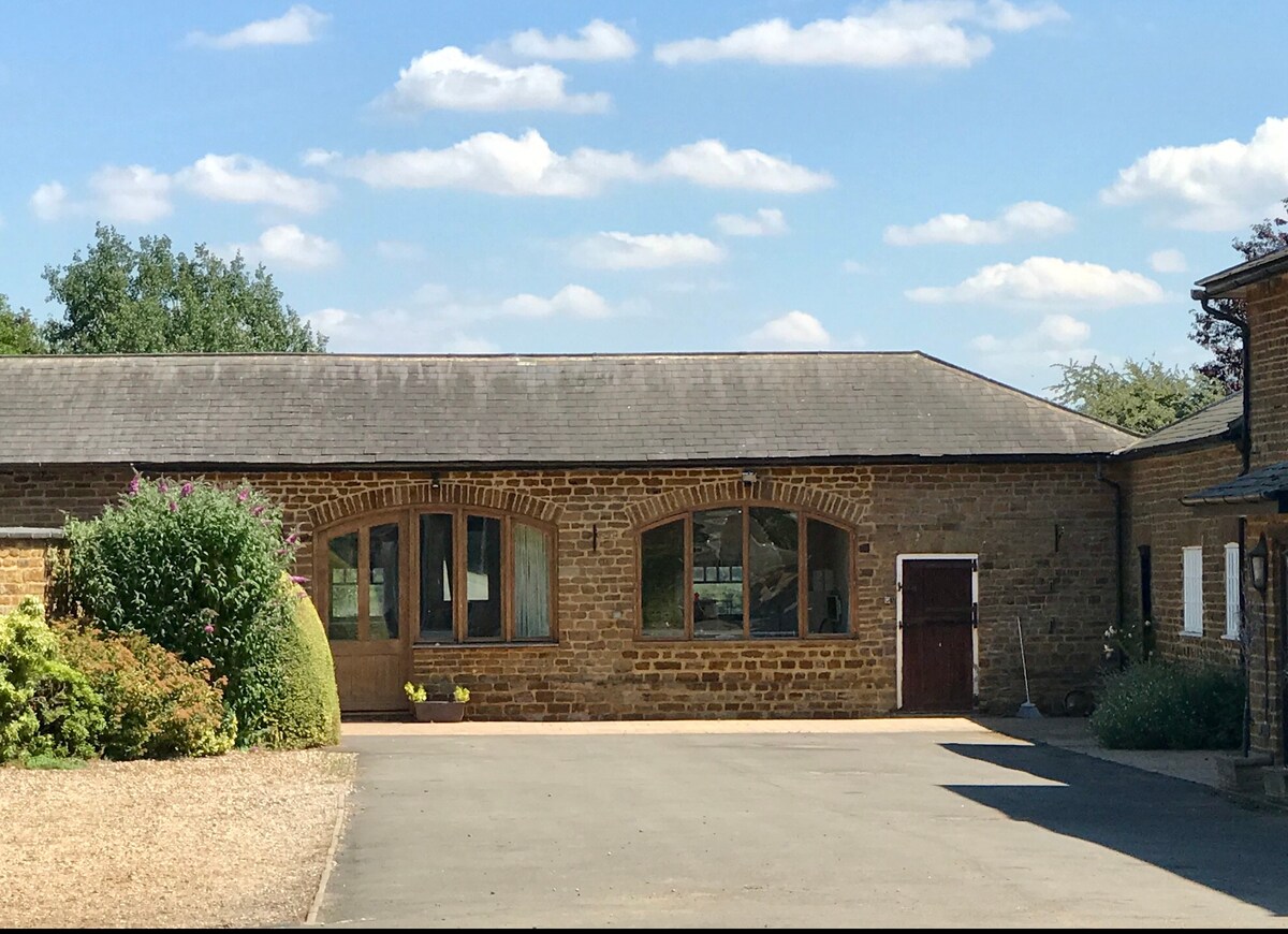 Beautiful 2 Bedroom Barn in Towcester Northants