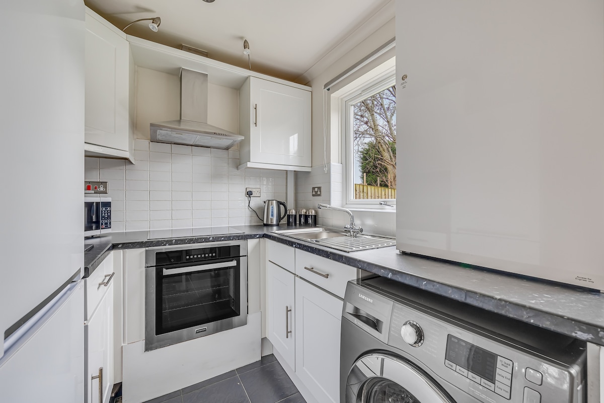 Immaculate two Bedroom house - Bedford