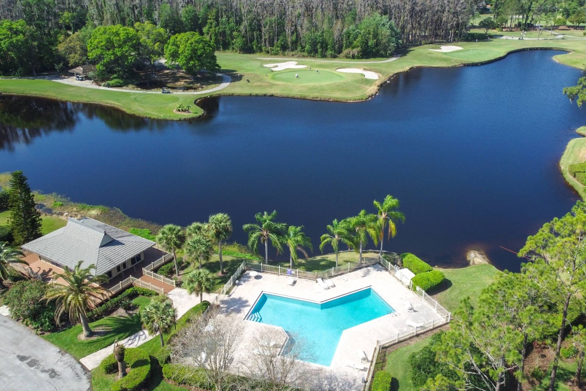 Extended-Stay Paradise: 2BR Resort Home w/ Golf