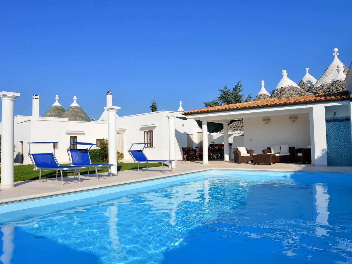 home with pool: Villa Giovanna Trullo in Ostuni