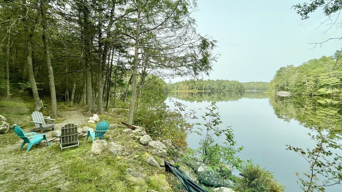 Artistic Cottage on Knickerbocker Lake with kayaks