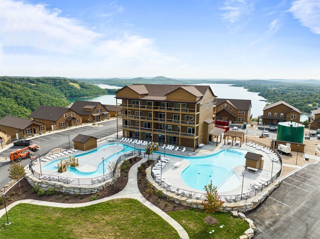 Lake View Penthouse with Game Room, Theater