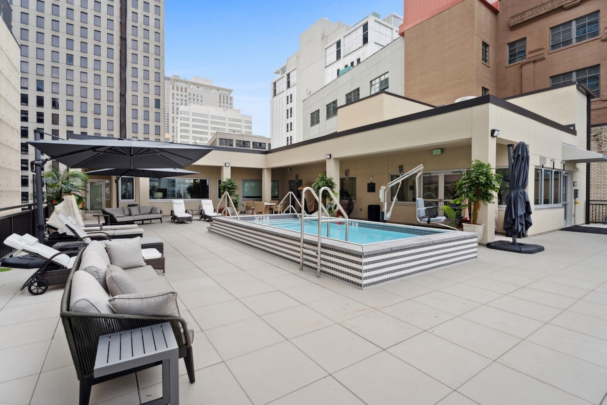 All Ensuites 4BD, Walk to French Quarter, Pool Acc