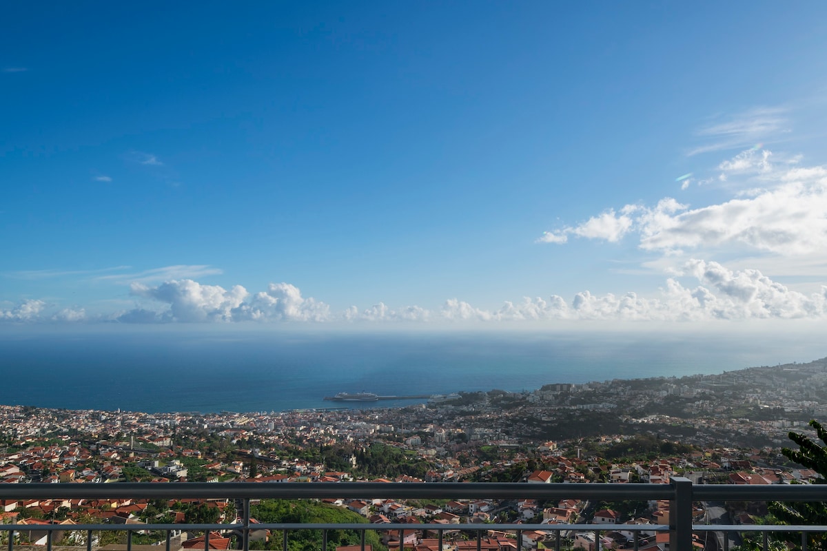 A balcony over Funchal and sea | Monte White House