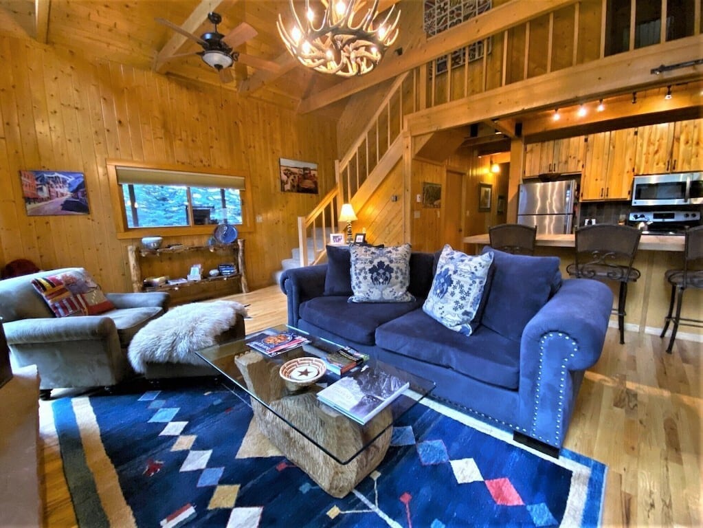 Stunning Riverside Cabin w/Hot Tub, Yard, Grill