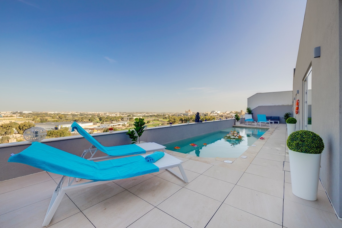 Superlative 3BR Penthouse, Private Pool and Views