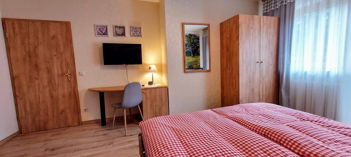 Doppelzimmer „Karwendel“ (Waldhotel am Turm)