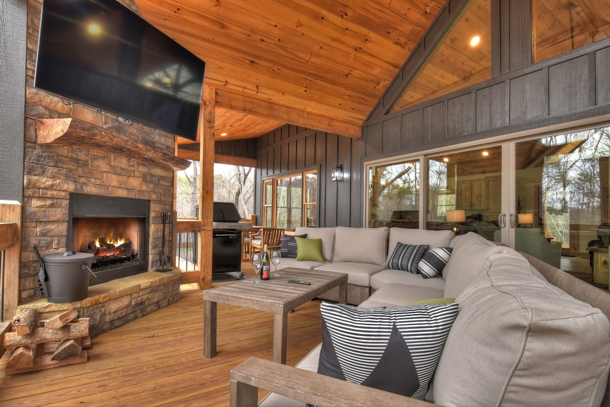 A Great Escape, exterior fireplace, hot tub