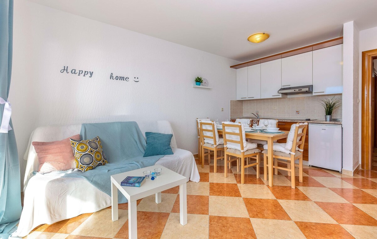 Cozy apartment in Crikvenica with kitchen