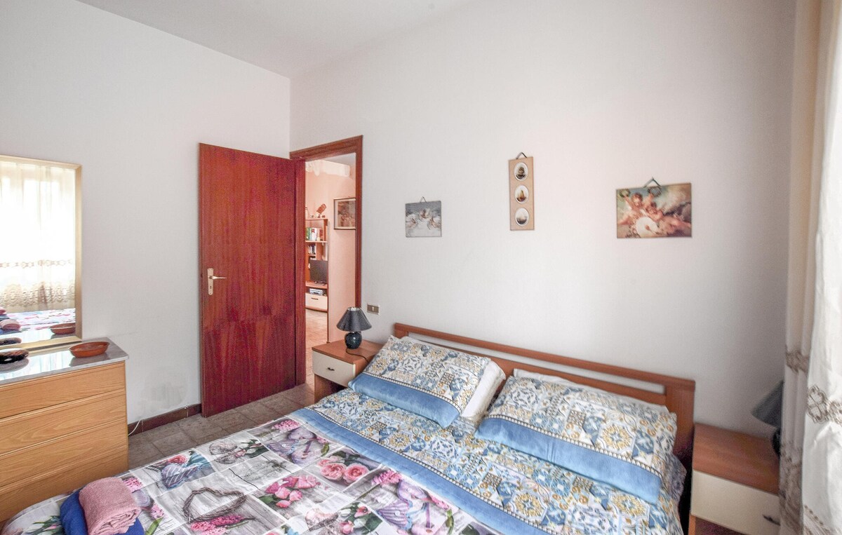 2 bedroom awesome apartment in Sangineto