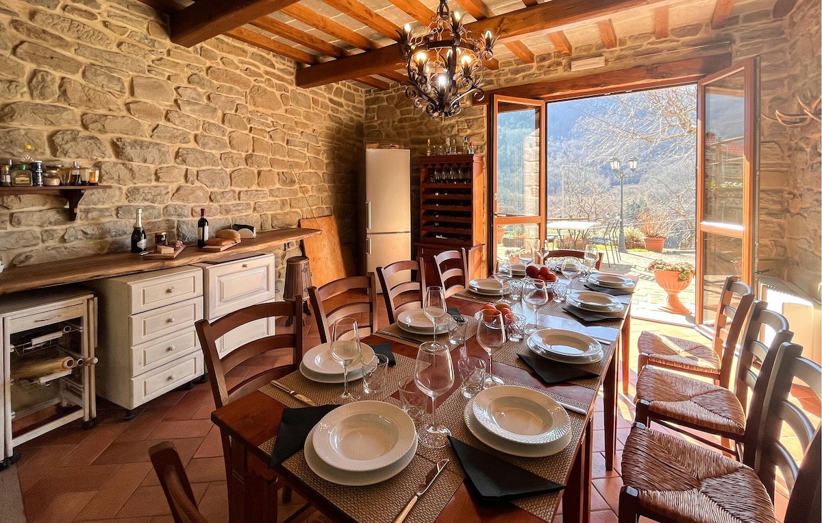 Amazing home in Pian del Ponte with Wi-Fi