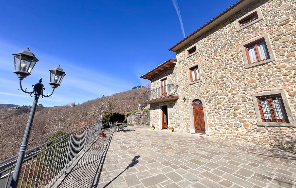 Amazing home in Pian del Ponte with Wi-Fi