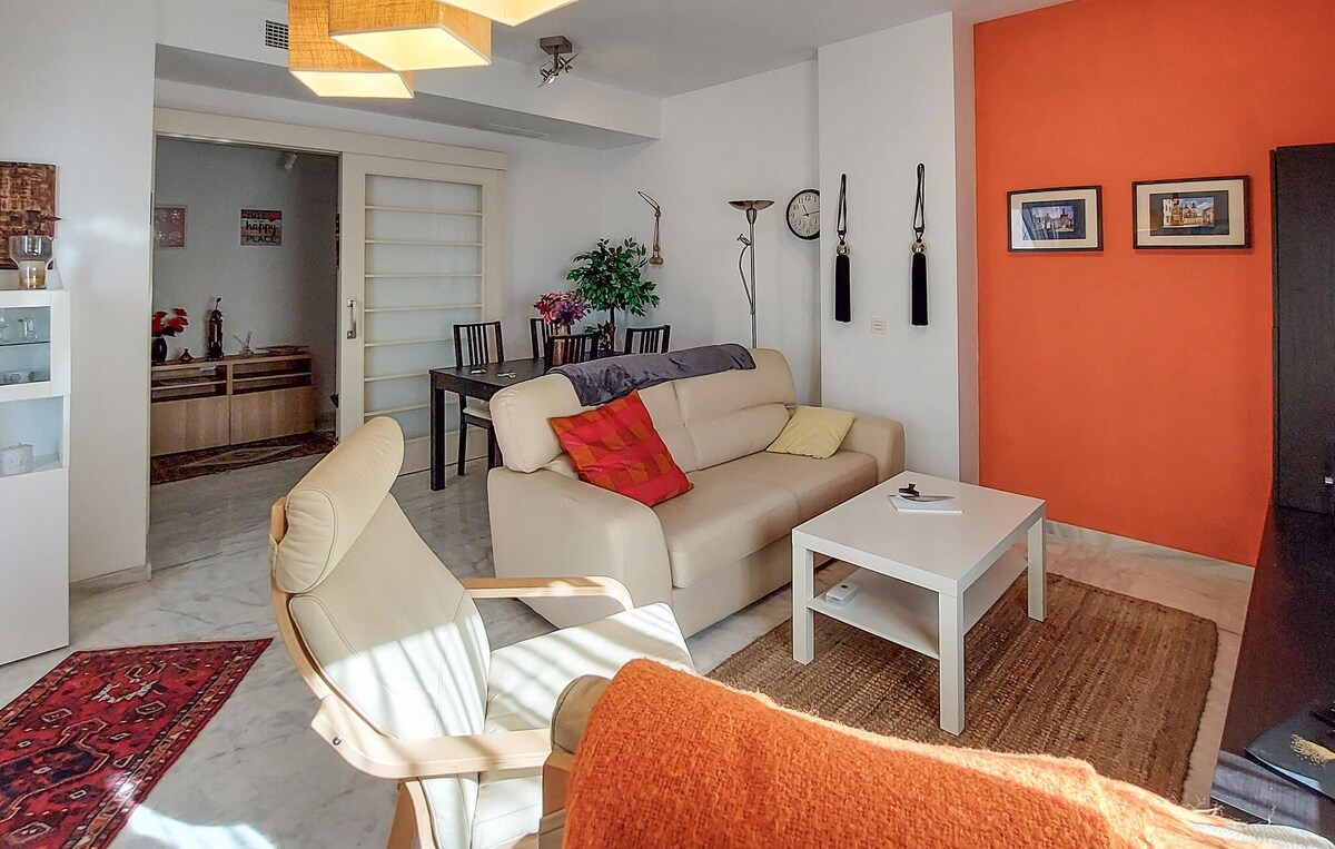 Awesome apartment in Estepona with Wi-Fi