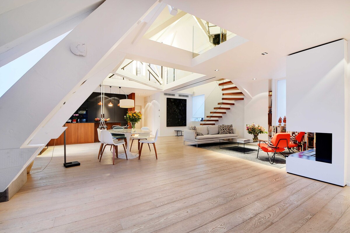 Exceptional loft with A/C in heart of the Marais