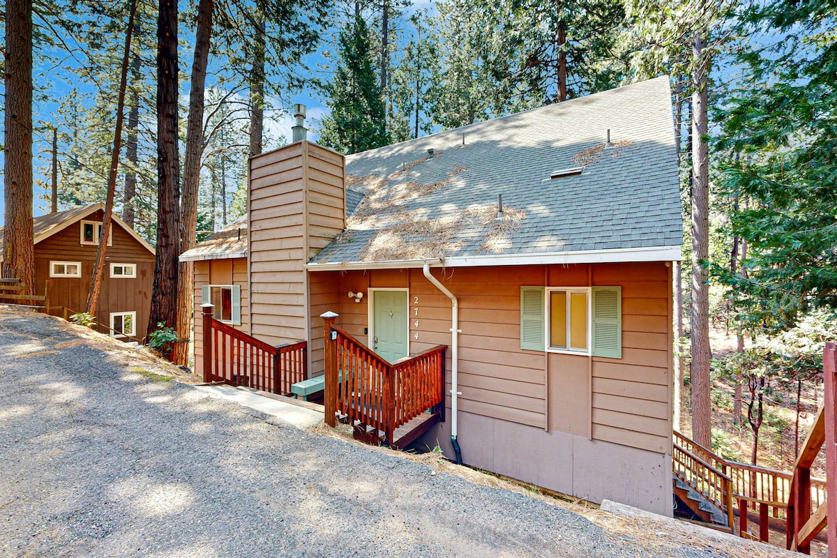 3BR three-story mountain view home