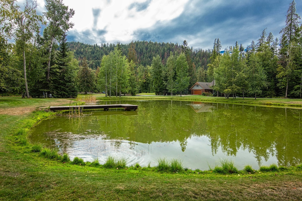 5BR scenic Idaho Club Lodge with gas fireplace