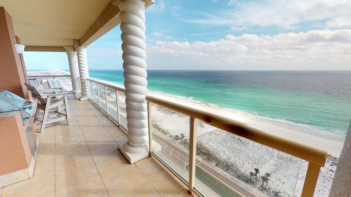 Sleeps 14-Stunning Ocean Front Views-Luxury Resort