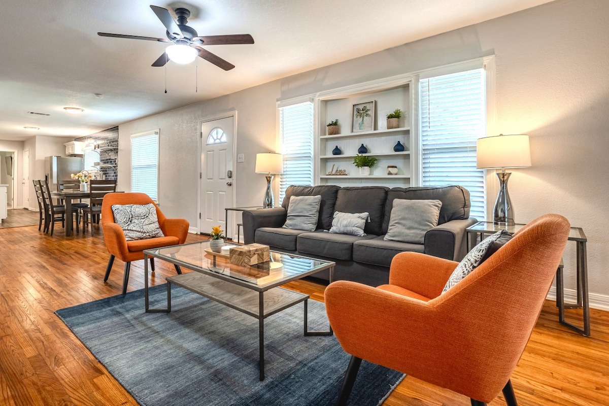 Cozy updated home by AT&T, Texas Live & Six Flags