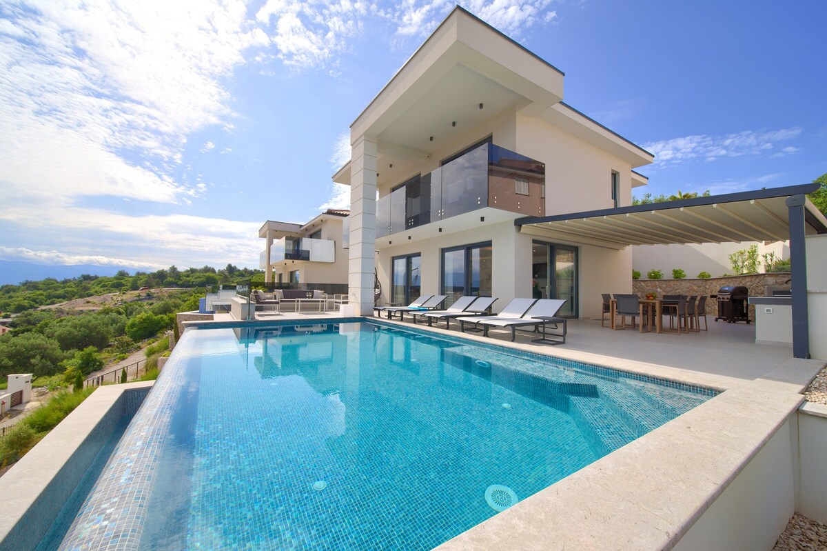 Luxury Villa Mariblue with Pool