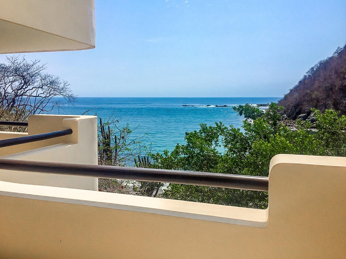 Luxury Beachfront Residence - Celeste Residences
