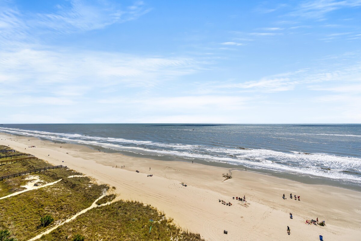 Nicely Remodeled & Redecorated Oceanfront Condo +