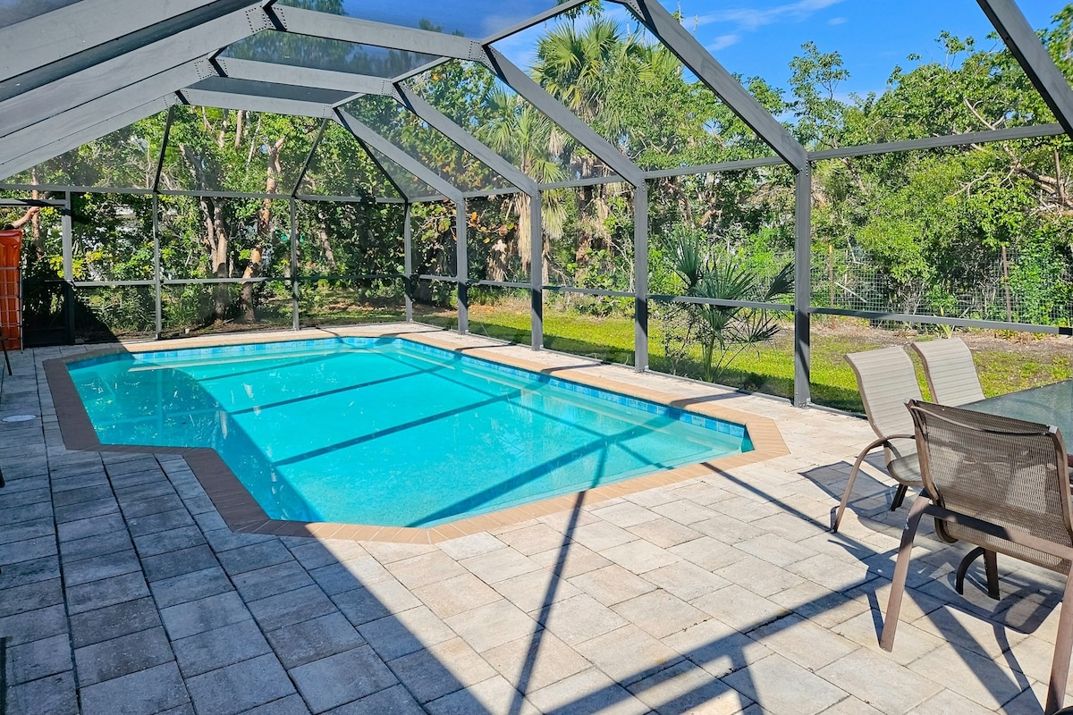Dog-friendly 3BR with private saltwater pool