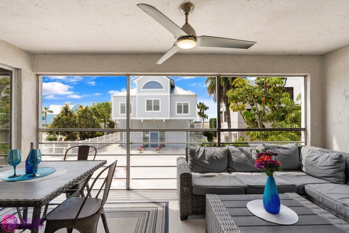 Luxury - Ocean Views & Private Rooftop Sundeck!