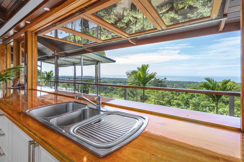 Stu’s Lookout - 4 Bedroom Use - Stunning Views