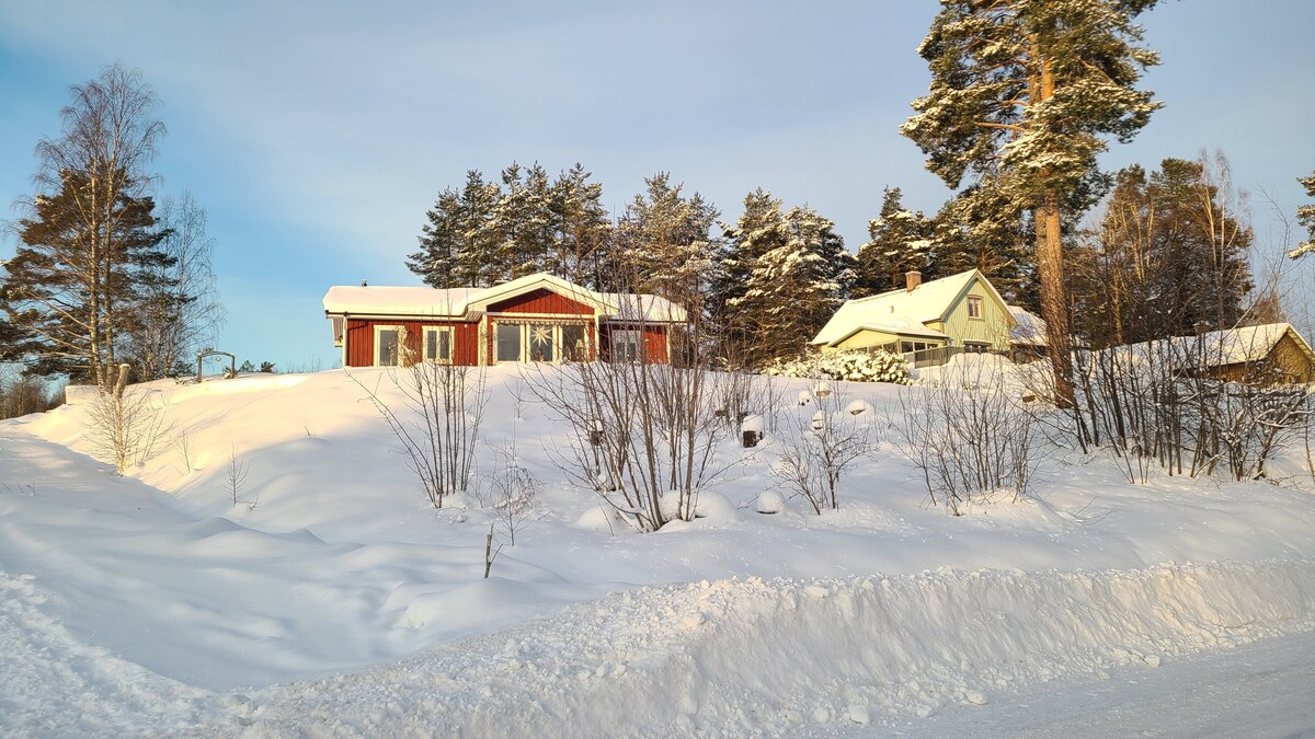 Charming cottage in Forsa / Hudiksvall with lake v