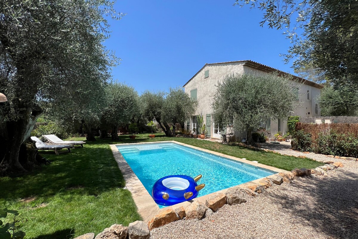 Maison provençale avec piscine