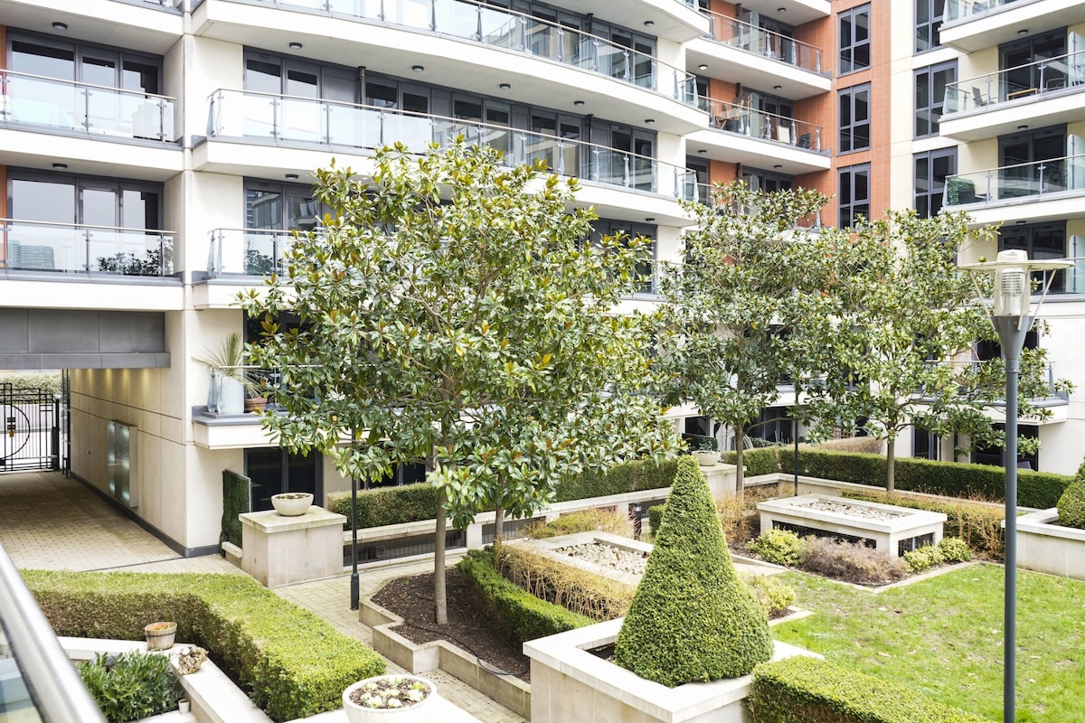 Livestay Luxury 2BR, 2BA + Balcony in Chelsea *11