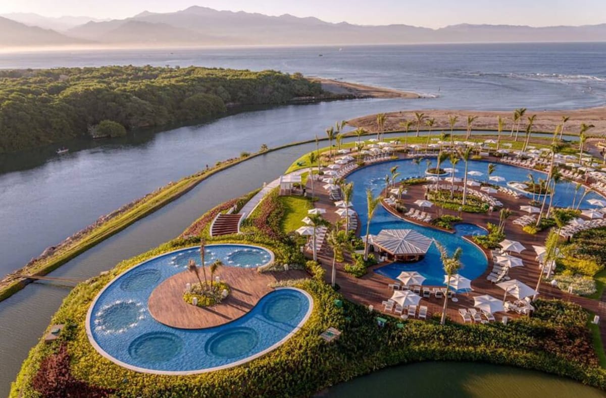 4BR Nuevo Vallarta: Luxury Resort w/ Ocean View
