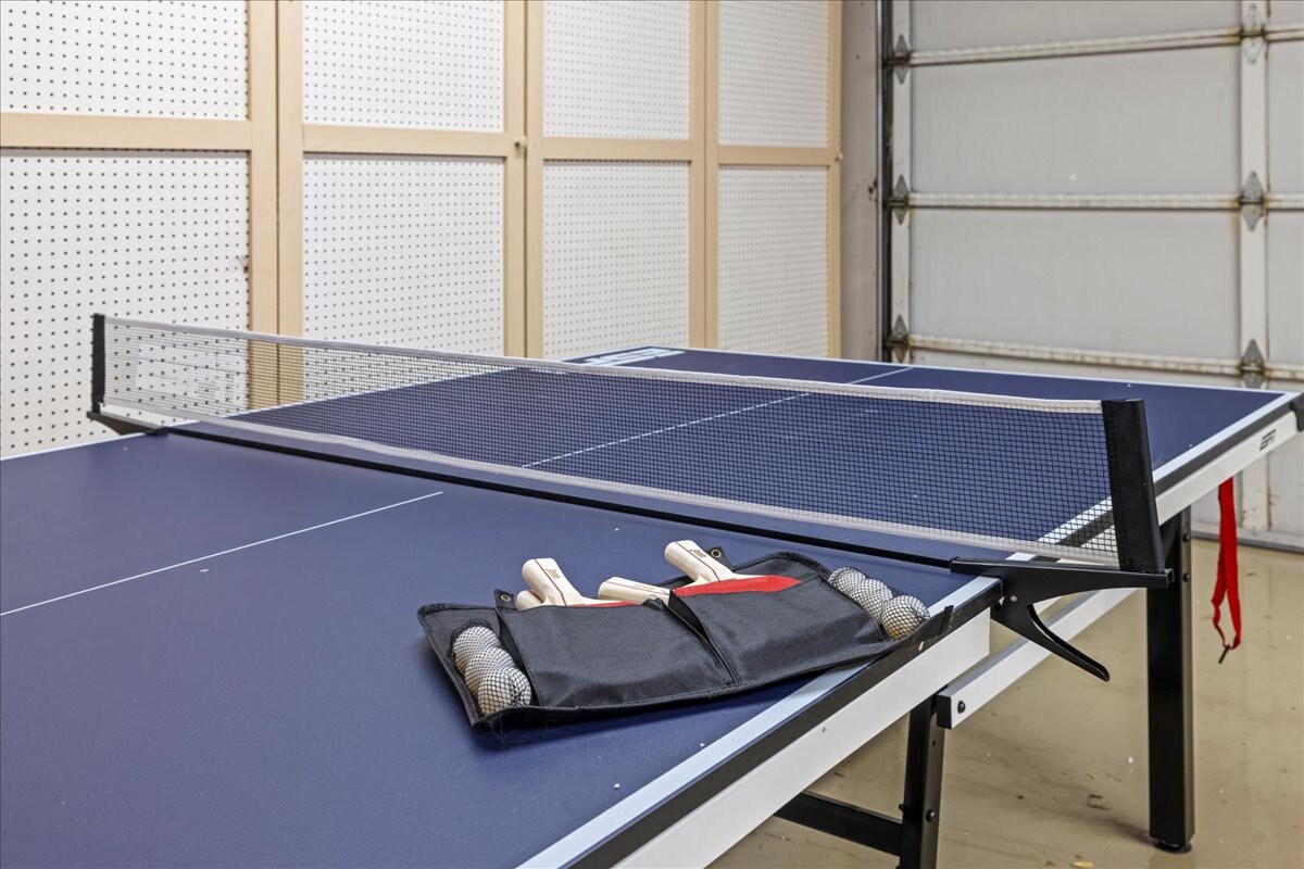 乒乓球-1600平方英尺-后院-加大双人床-停车场-600Mbps