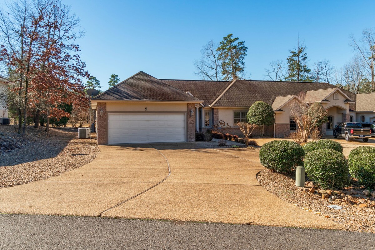 Single level home on the Isabella Golf Course