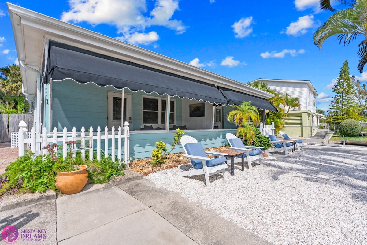 Beach & Village Walkable - Condo w/ Private Porch