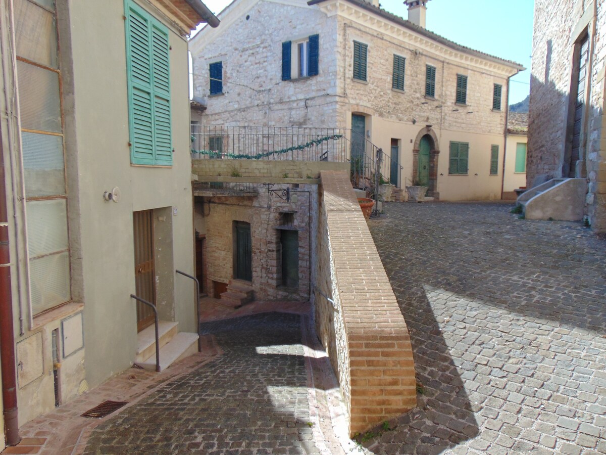 SE051 - Palazzo d'Arcevia, renovated apartment