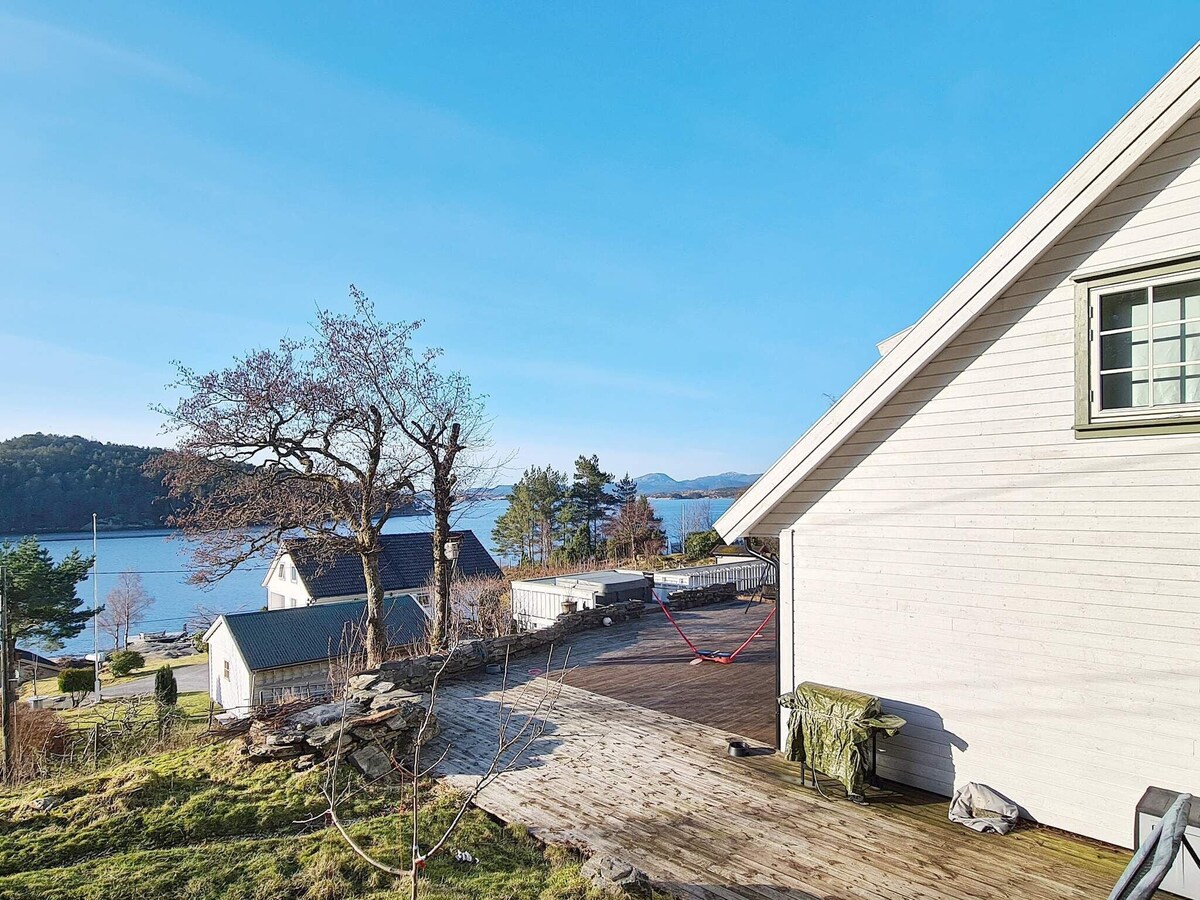 8 person holiday home in masfjordnes