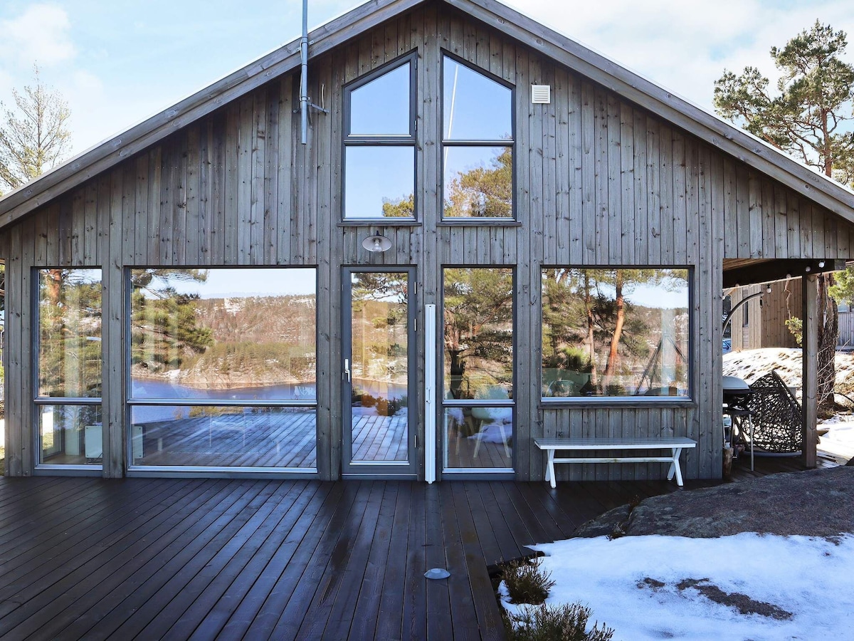 8 person holiday home in risør