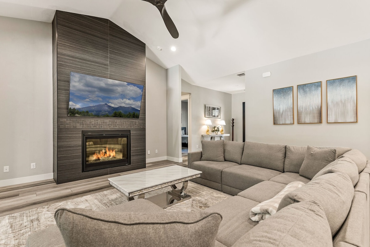 Luxurious, Spacious Retreat in Flagstaff!