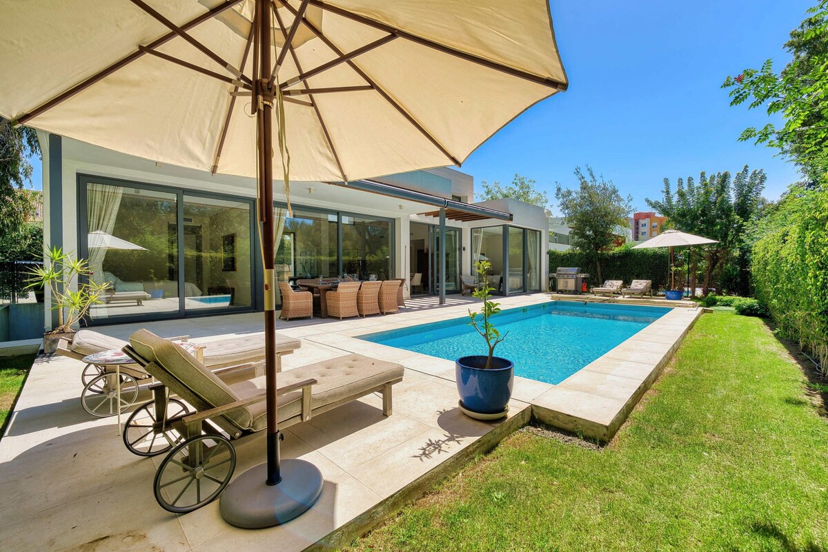 2223 Modern Design In Luxury Area ,amazing Pool