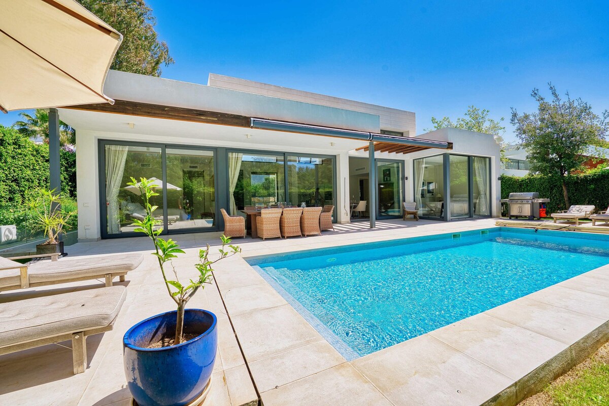 2223 Modern Design In Luxury Area ,amazing Pool