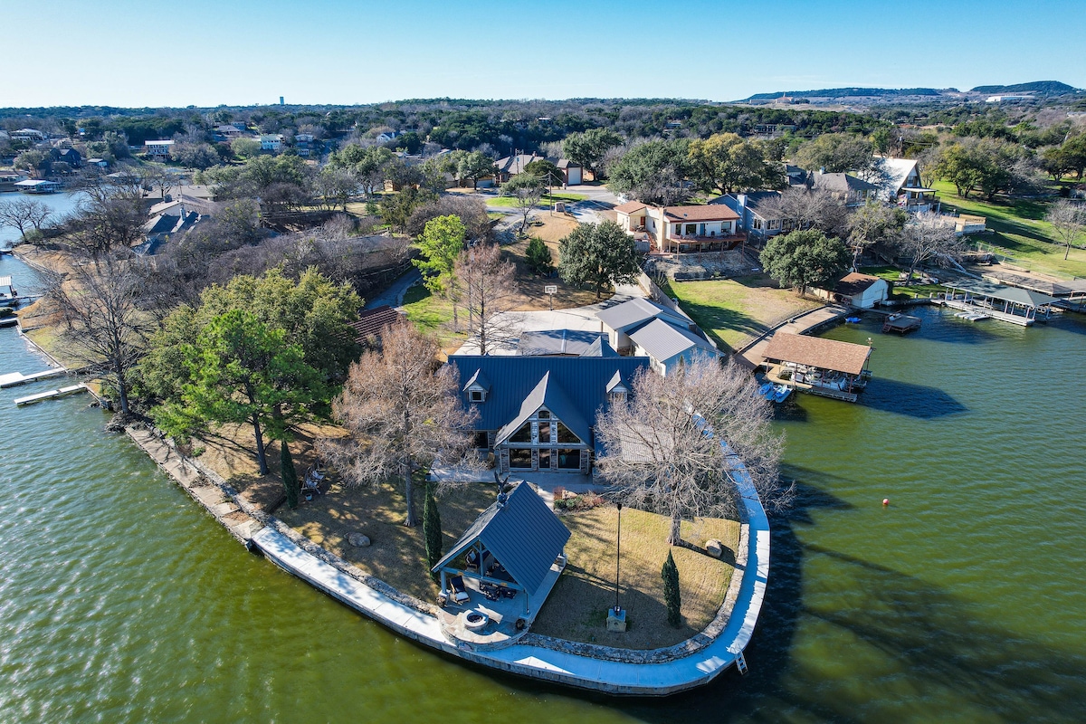 Stunning Lake Granbury Retreat: Gazebo + Fire Pit!