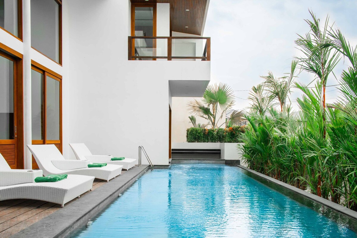 5BR Premium Bali Invest Villa in Canggu Center